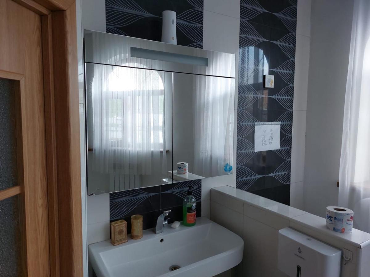 Room Hostel Dostyk Almaty Eksteriør bilde
