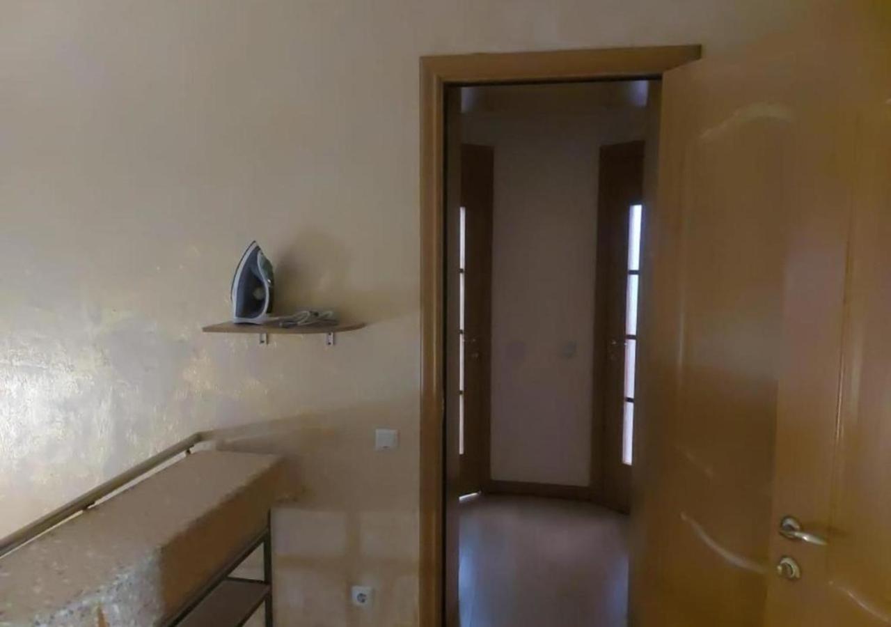 Room Hostel Dostyk Almaty Eksteriør bilde