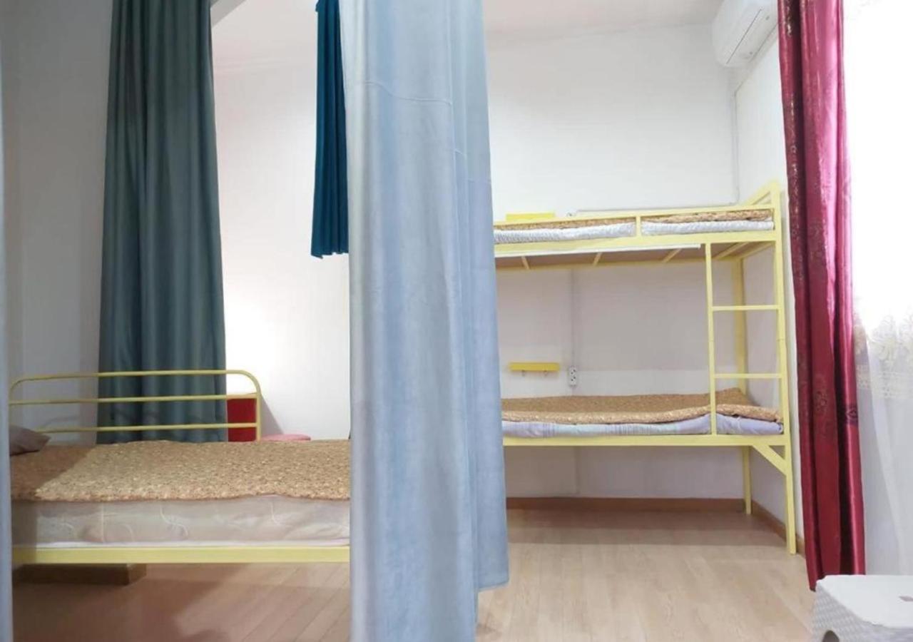 Room Hostel Dostyk Almaty Eksteriør bilde