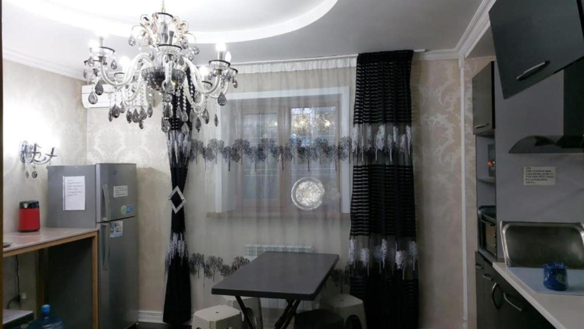 Room Hostel Dostyk Almaty Eksteriør bilde